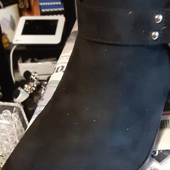 YOKI BLACK SUEDE LOOK SHOE BOOTIE WITH WESTERN STYLE SILVER ACCENTS - Picture 2 of 4